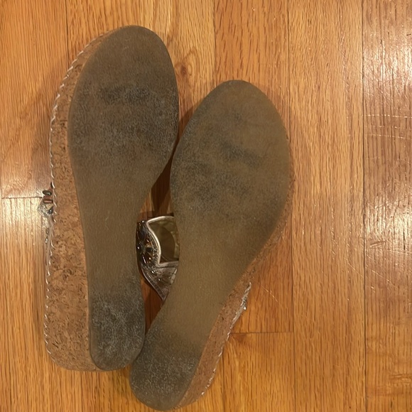 John Fashion wedge sandals size 8. No beads are missing. Great condition - Picture 2 of 5